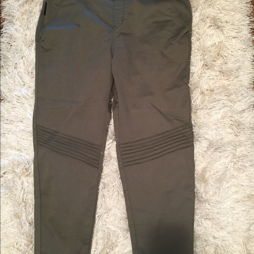 Levi’s denizen skinny jeans.